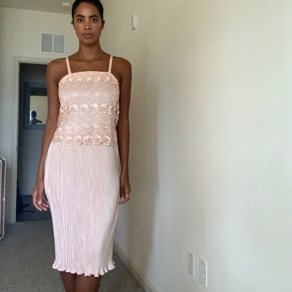 Pink vintage lace dress - Picture 3 of 5